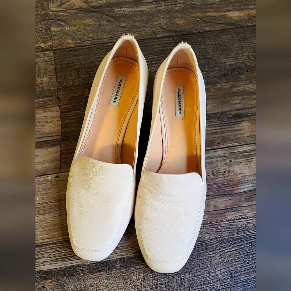 Alex Marie Women's Cream Courts zise 8.5M